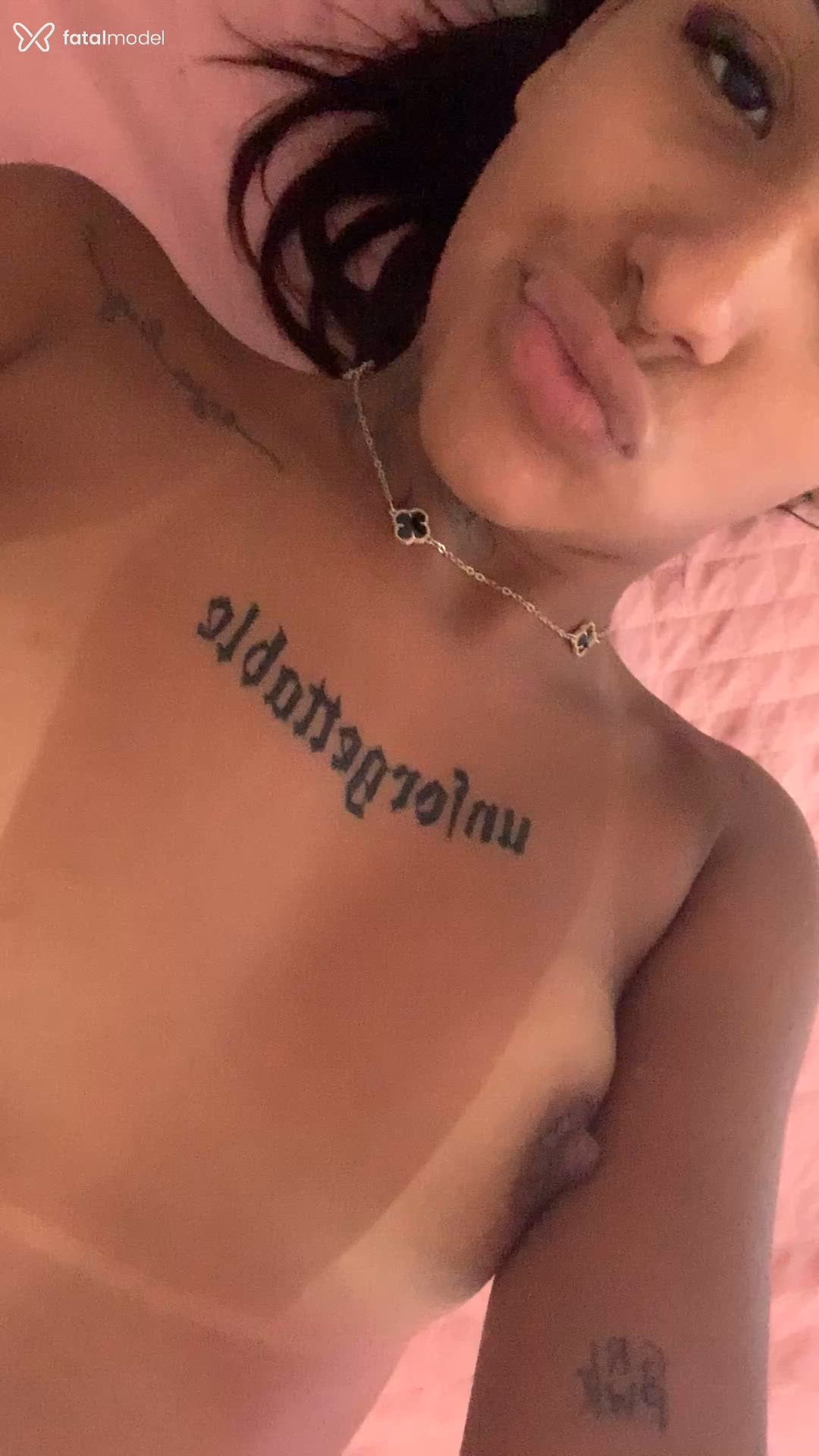 Acompanhante mulher morena (o) de olhos castanhos - Tainá