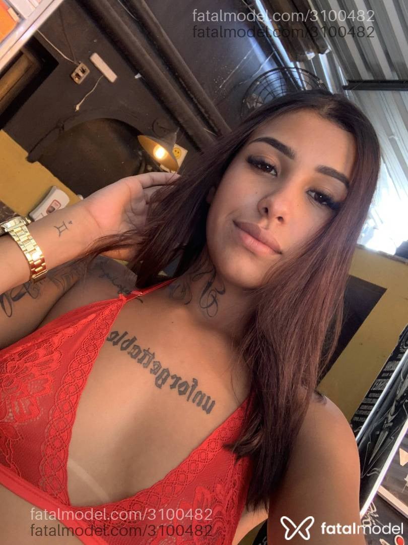 Acompanhante mulher morena (o) de olhos castanhos - Tainá