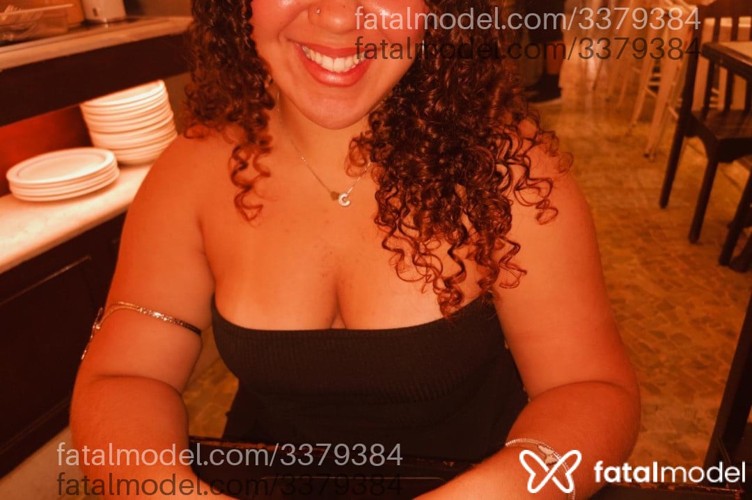 Acompanhante mulher morena (o) de olhos castanhos - Cacau
