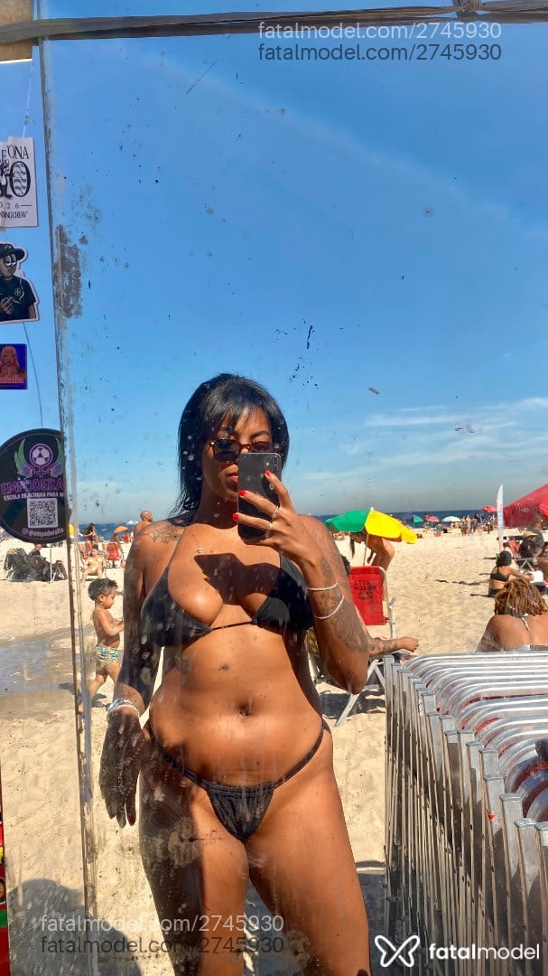 Acompanhante mulher morena (o) de olhos pretos - Pamela