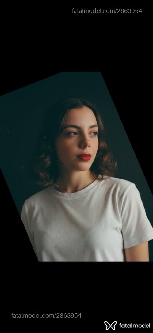 Acompanhante mulher com cabelo castanho de olhos pretos - Natália Acompanhante mulher com cabelo castanho de olhos pretos - Natália