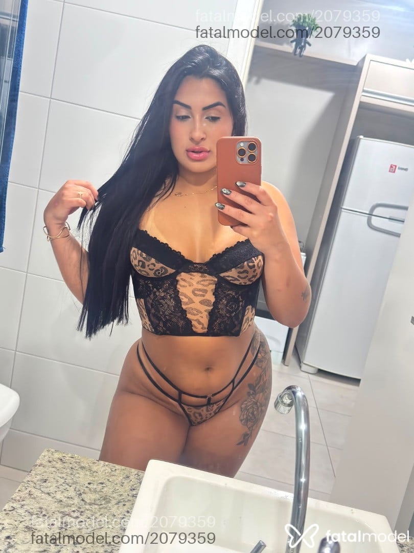 Acompanhante mulher morena (o) de olhos castanhos - Nathalya
