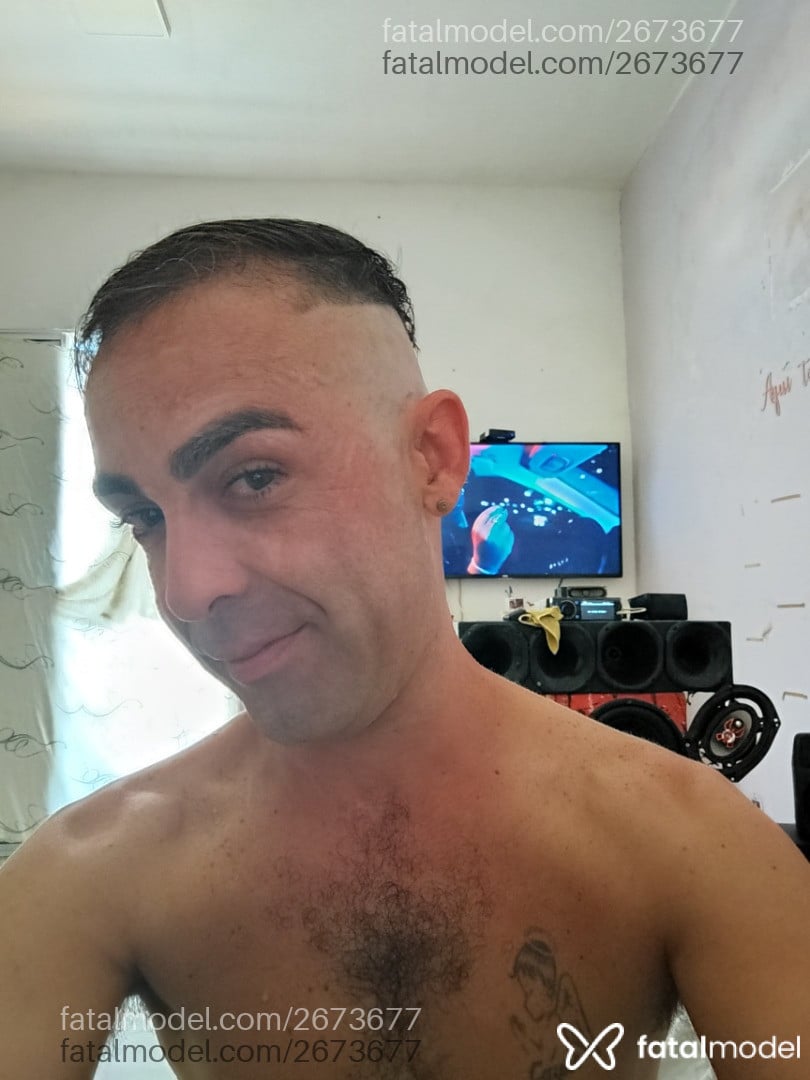 Acompanhante homem com cabelo castanho de olhos castanhos - Binho Powerguido