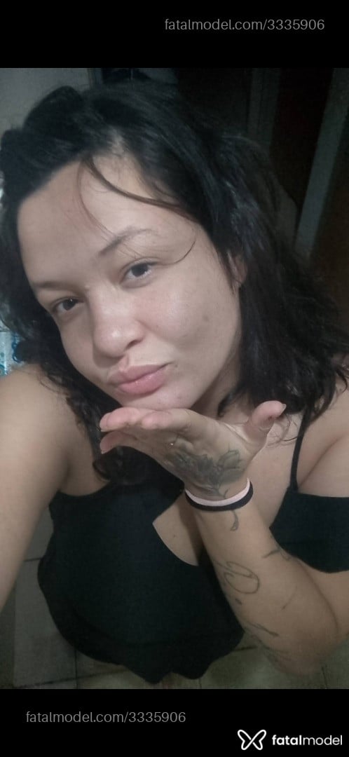 Acompanhante mulher com cabelo castanho de olhos castanhos - Butterflyangel