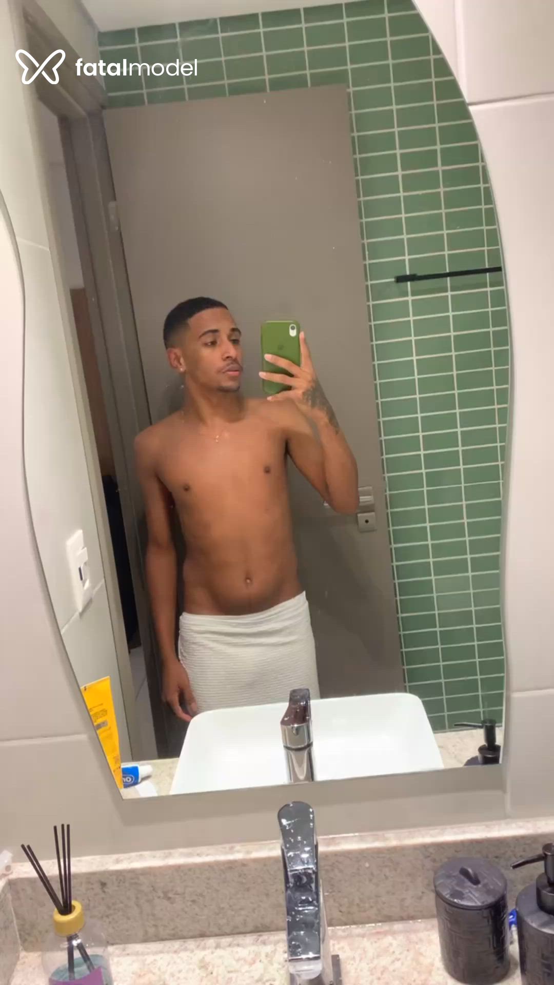 Acompanhante homem morena (o) de olhos pretos - Davi Barbosa