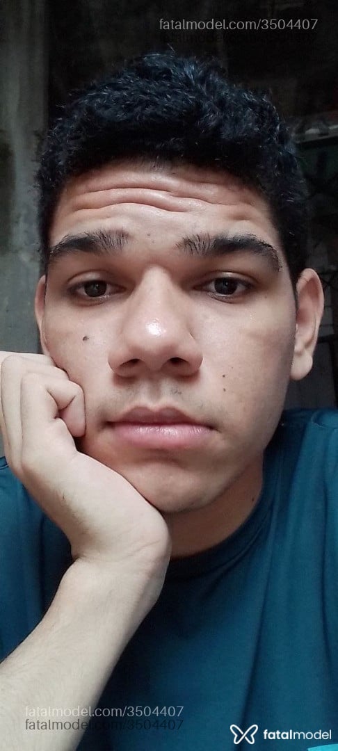 Acompanhante homem morena (o) de olhos castanhos - Patrick