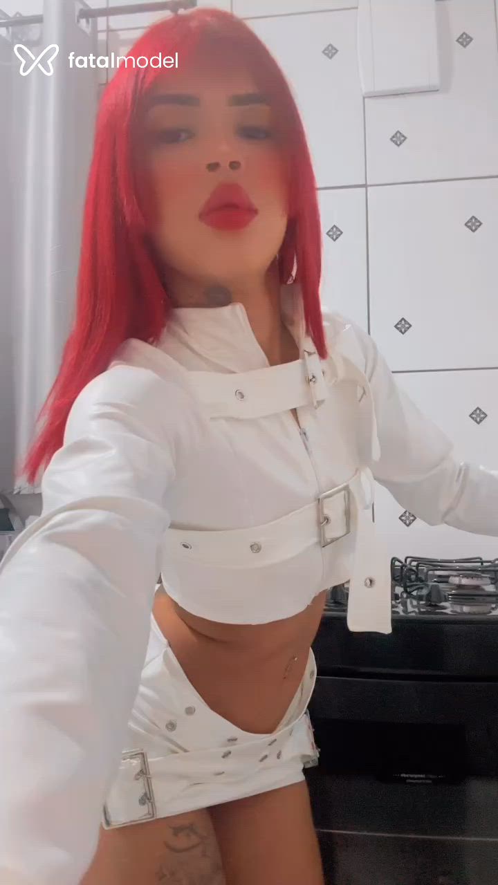 Acompanhante mulher com cabelo castanho de olhos mel - Ariel Acompanhante mulher com cabelo castanho de olhos mel - Ariel