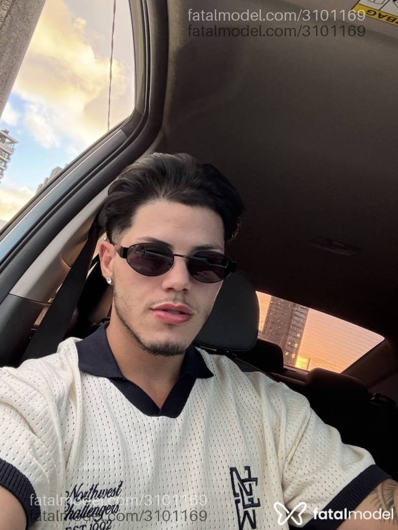 Acompanhante homem com cabelo castanho de olhos castanhos em Pelotas - Deusgrego