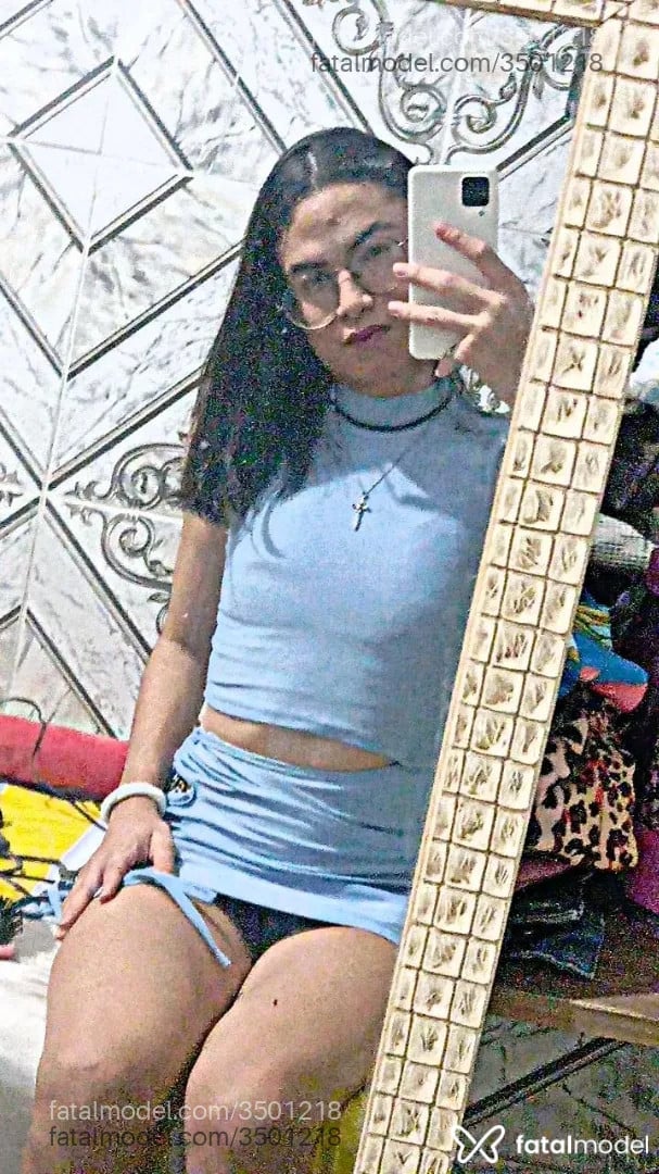Acompanhante mulher trans ruiva (o) de olhos castanhos - Bellie Maria