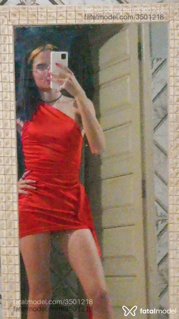 Acompanhante mulher trans ruiva (o) de olhos castanhos - Bellie Maria