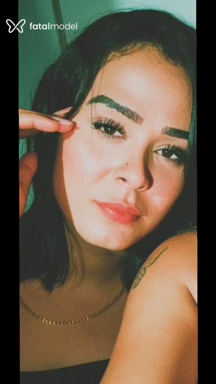 Acompanhante mulher trans morena (o) de olhos pretos - Brendo Santiago