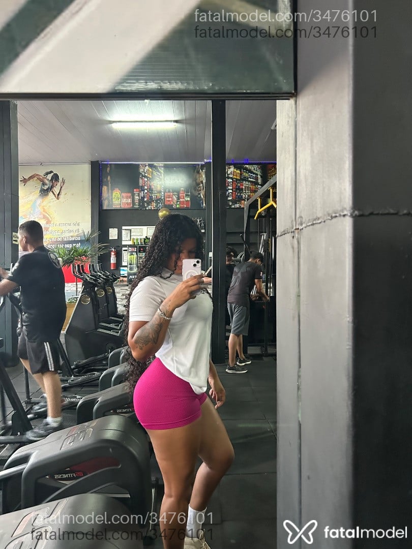 Acompanhante mulher morena (o) de olhos pretos - Manu Damas