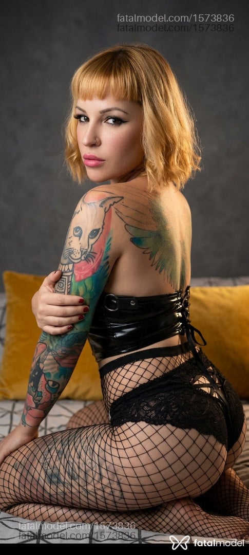 Acompanhante mulher ruiva (o) de olhos castanhos - Brenda