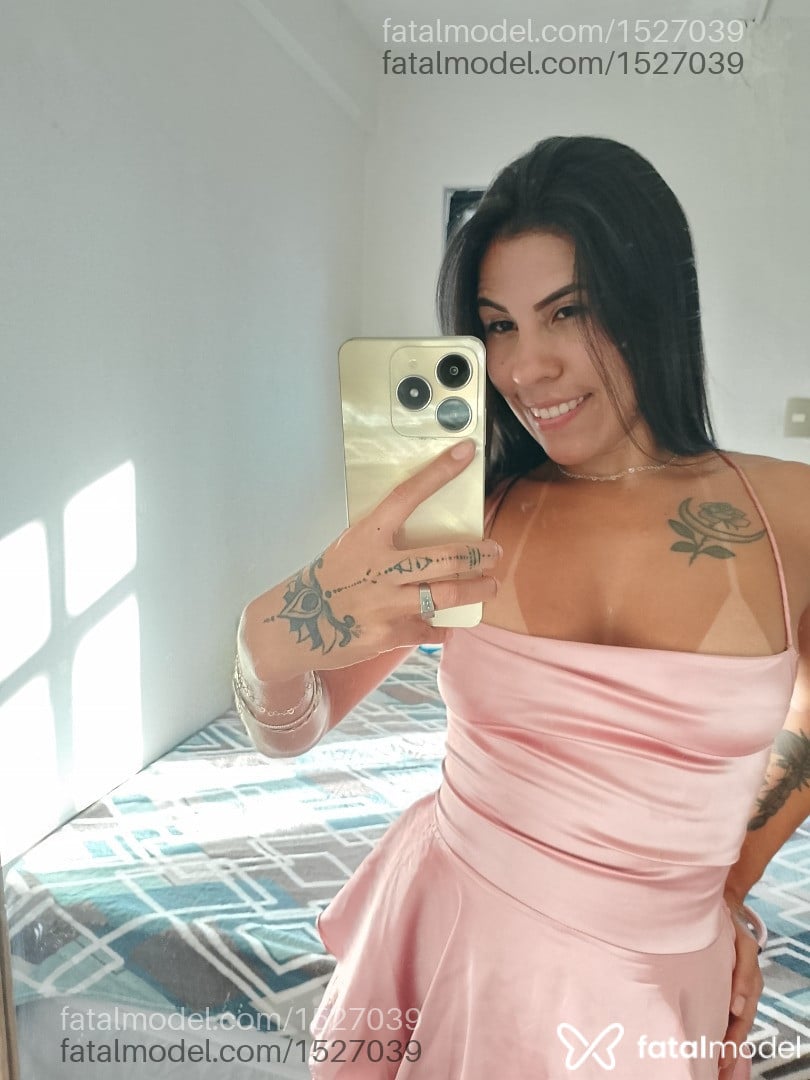 Acompanhante mulher morena (o) de olhos pretos - Hayla Lins