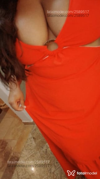 Acompanhante mulher morena (o) de olhos pretos - Domme