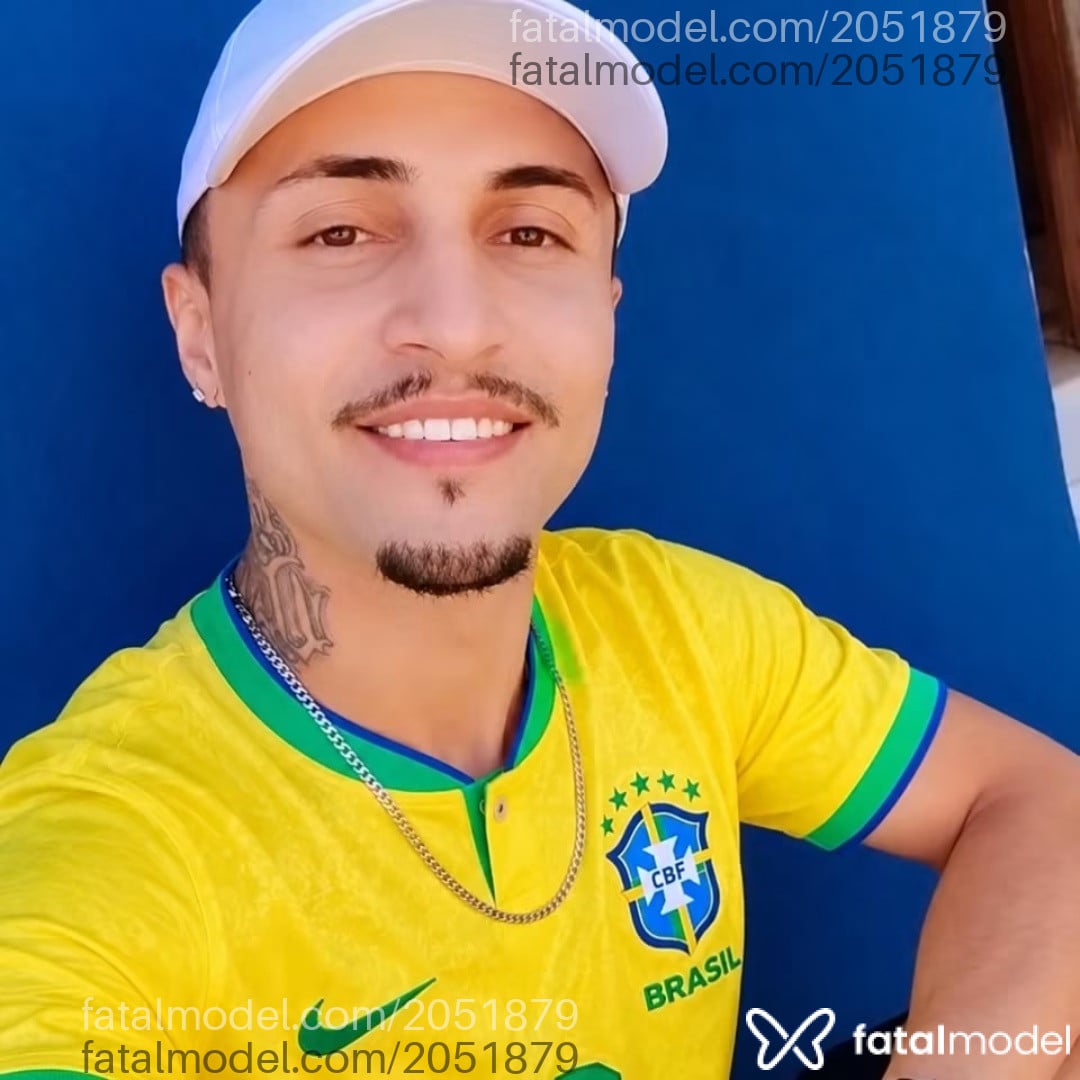 Acompanhante homem com cabelo castanho de olhos castanhos - Nicolas Acompanhante homem com cabelo castanho de olhos castanhos - Nicolas