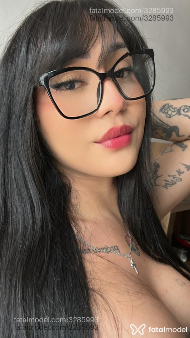 Acompanhante mulher trans morena (o) de olhos pretos - Juliana Rodrigues Acompanhante mulher trans morena (o) de olhos pretos - Juliana Rodrigues