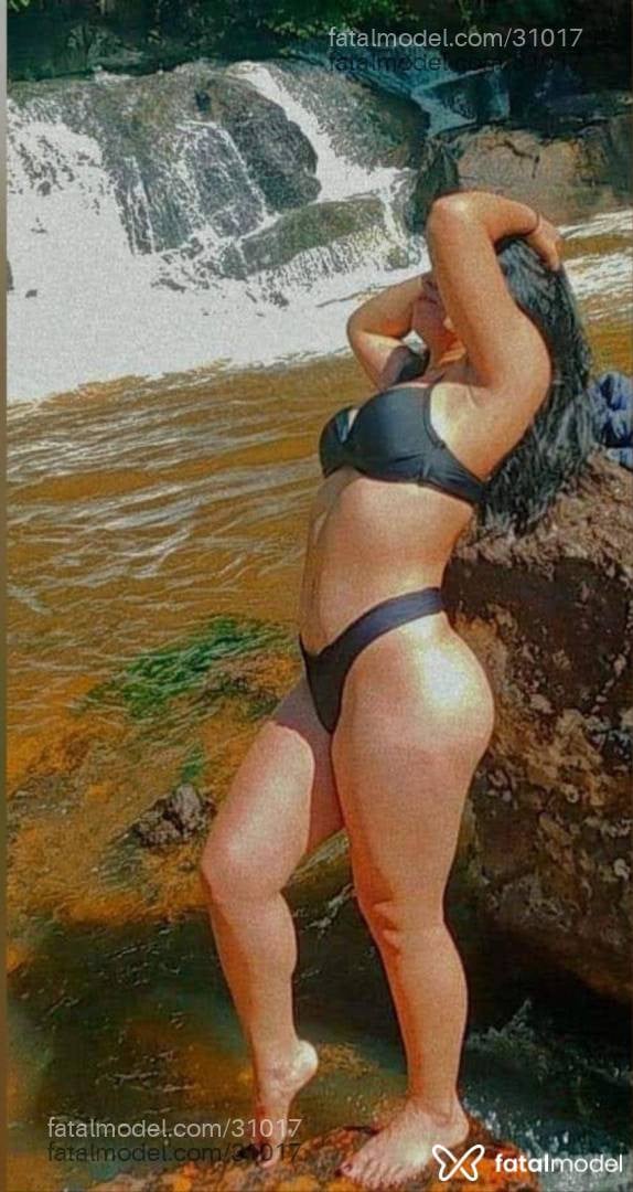 Acompanhante mulher trans morena (o) de olhos mel - Luana Pavanelli