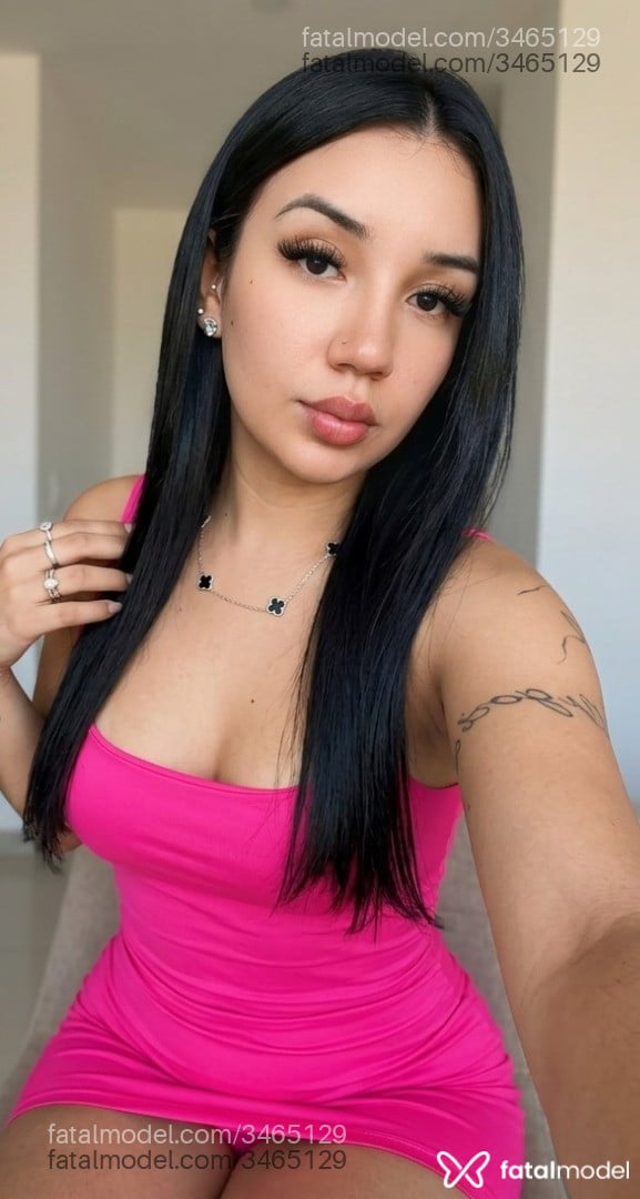Acompanhante mulher morena (o) de olhos pretos - Isa