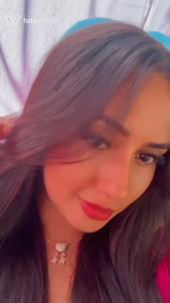 Acompanhante mulher morena (o) de olhos castanhos - Isis