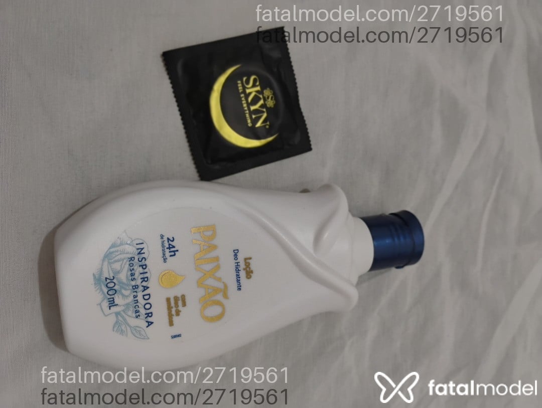 Acompanhante homem morena (o) de olhos castanhos - Shadow