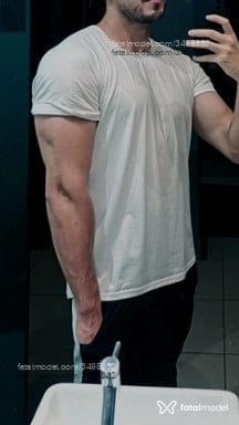 Acompanhante homem morena (o) de olhos castanhos - Vitor