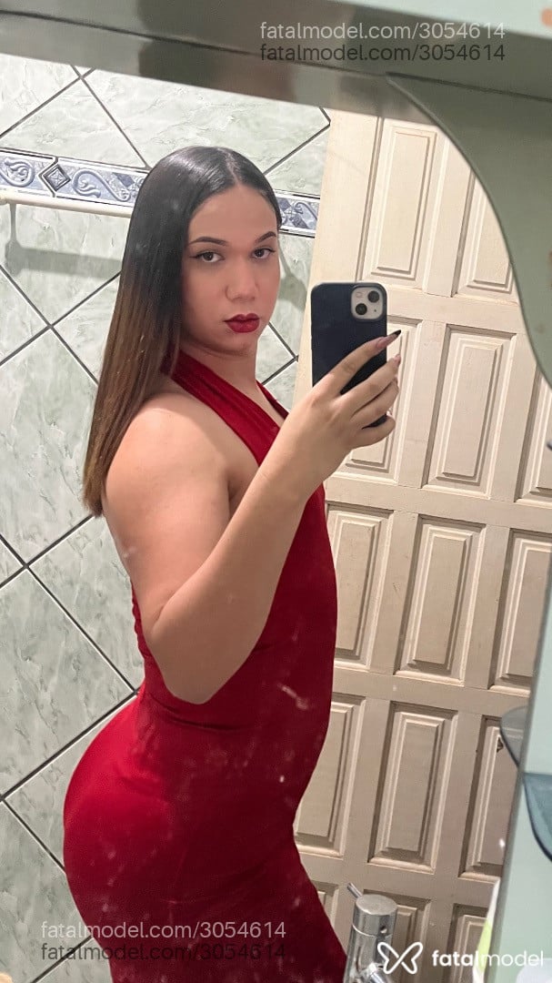 Acompanhante mulher trans com cabelo castanho de olhos castanhos - Kawany
