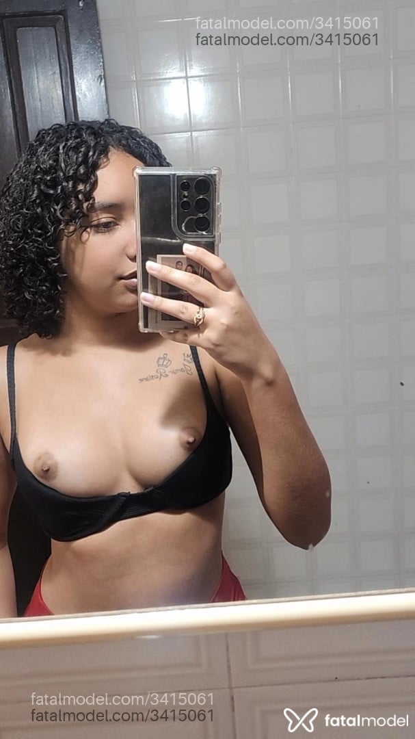 Acompanhante mulher com cabelo castanho de olhos castanhos - Diane Oliveira