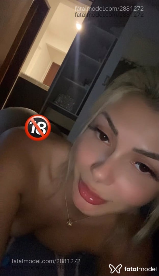 Acompanhante mulher loira (o) de olhos castanhos - Leticia