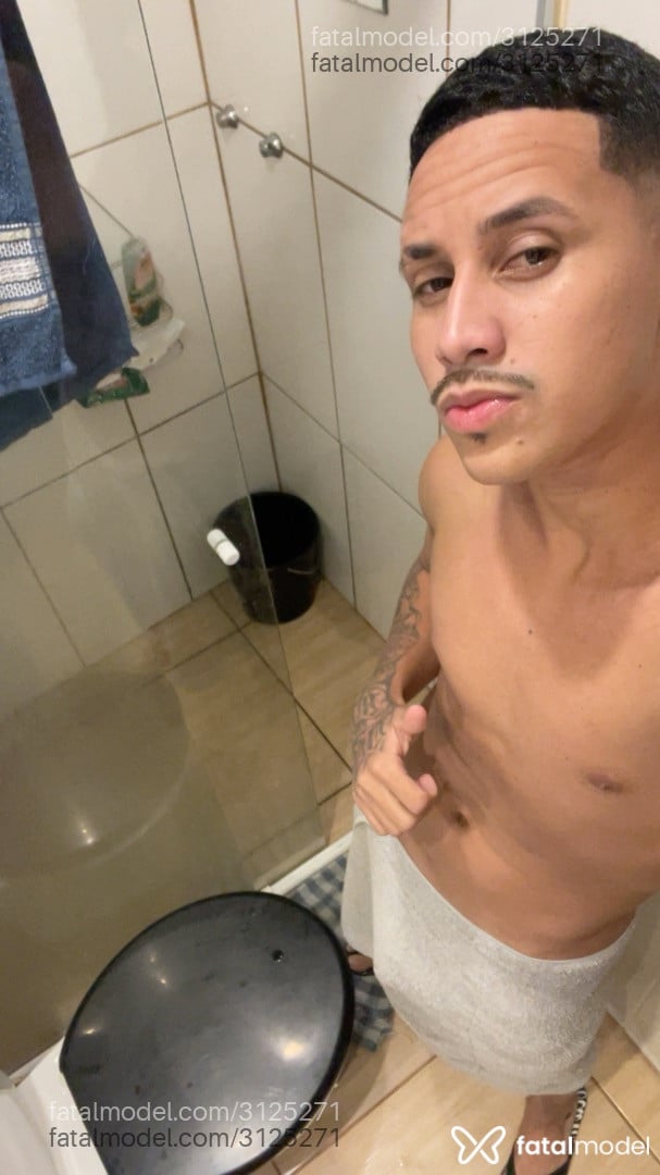 Acompanhante homem com cabelo castanho de olhos mel - Elenilson Acompanhante homem com cabelo castanho de olhos mel - Elenilson
