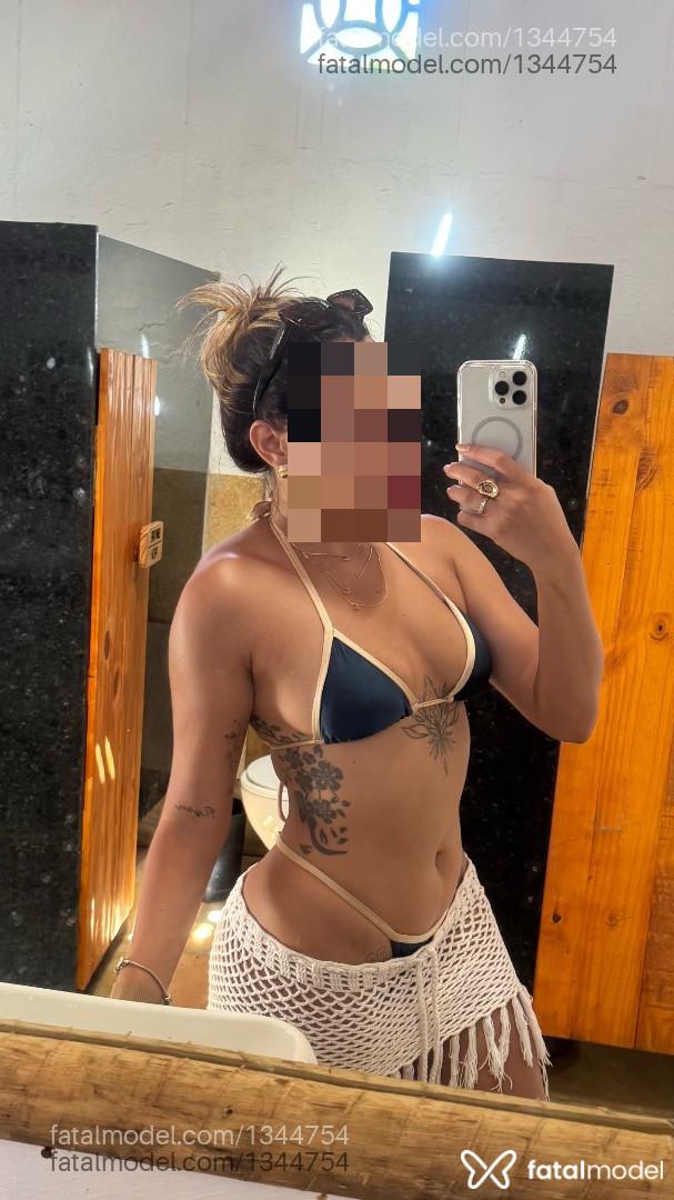 Acompanhante mulher loira (o) de olhos castanhos - Bianca Magno