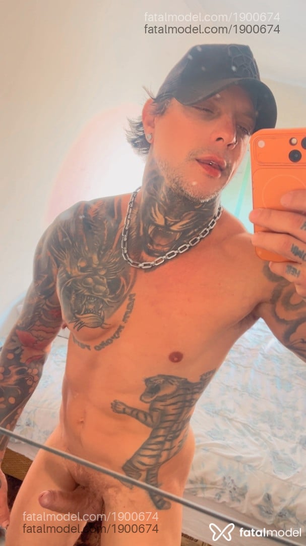 Acompanhante homem com cabelo castanho de olhos castanhos - Bruno