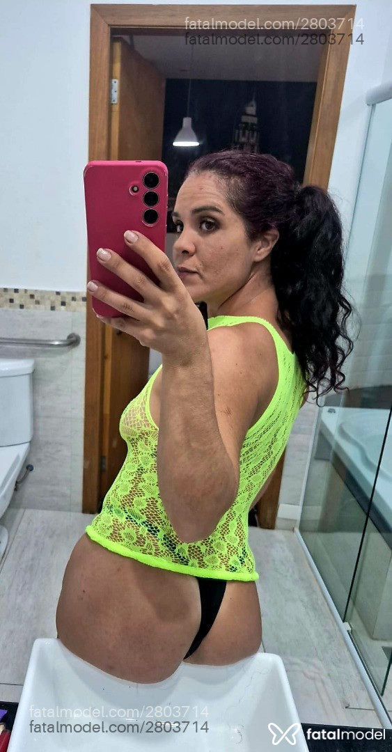 Acompanhante mulher ruiva (o) de olhos castanhos - May Ca