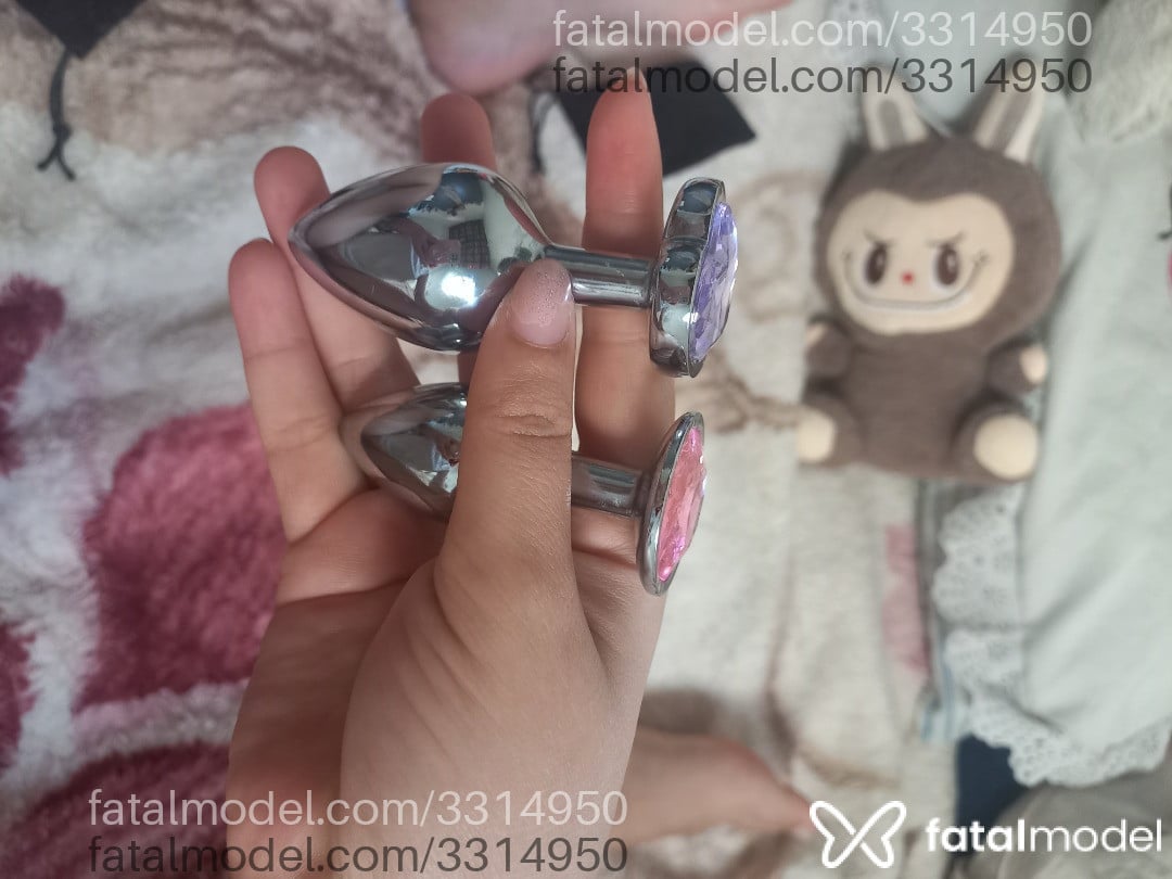 Acompanhante mulher com cabelo colorido de olhos castanhos - Wendyzinha