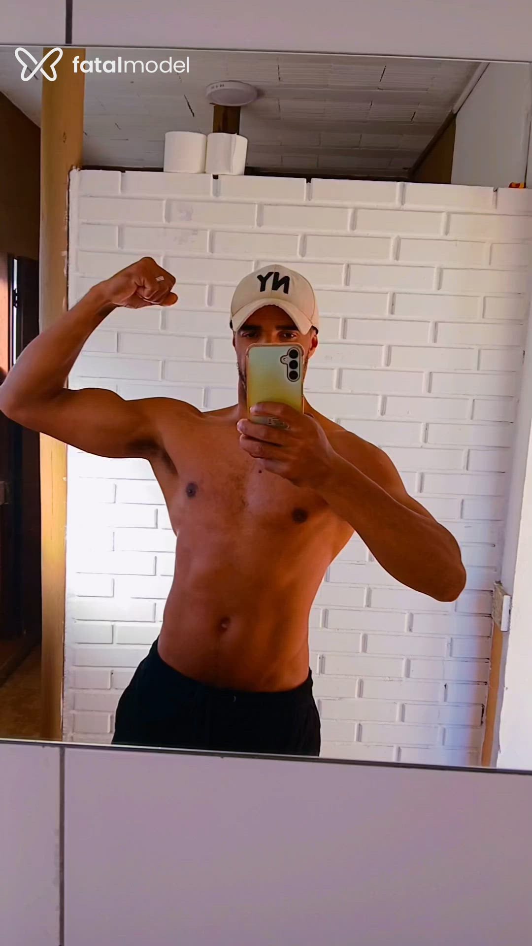 Acompanhante homem morena (o) de olhos castanhos - Oliver