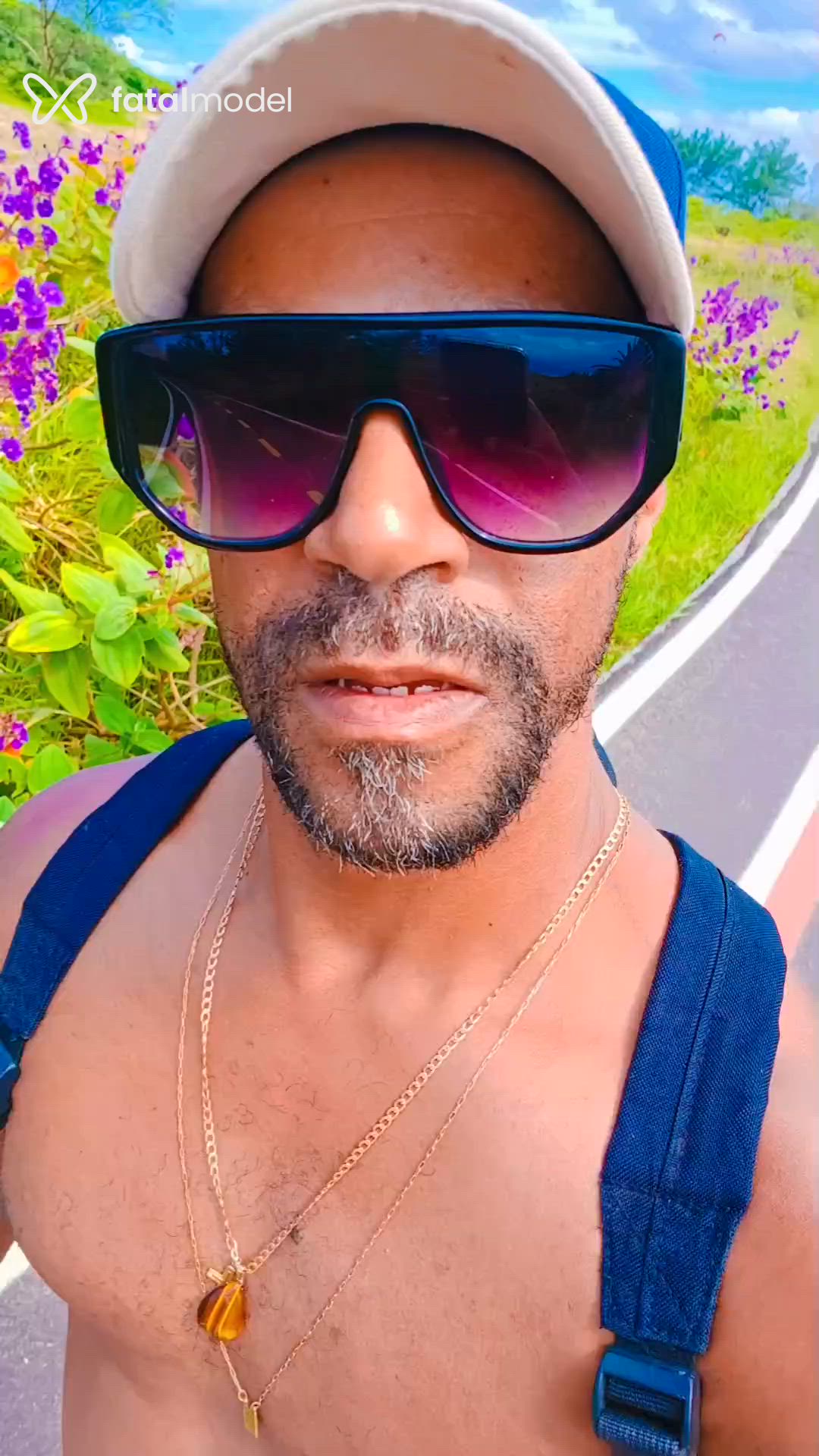 Acompanhante homem morena (o) de olhos castanhos - Oliver