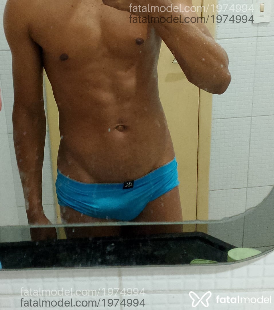 Acompanhante homem morena (o) de olhos castanhos - Alves