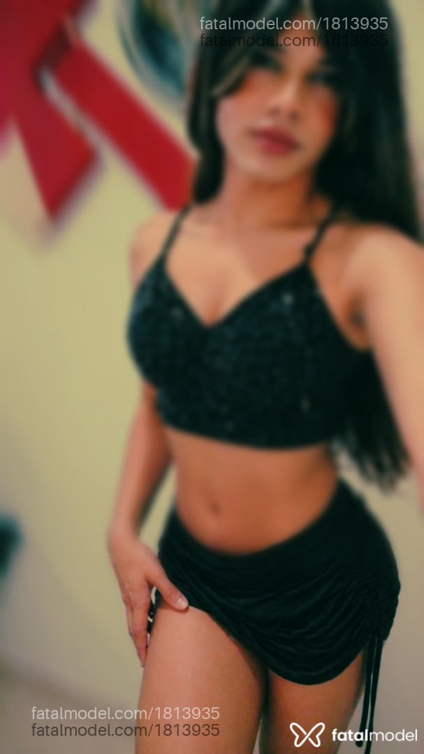 Acompanhante mulher trans com cabelo castanho de olhos castanhos - Izabelle