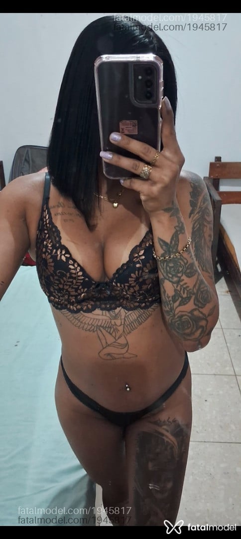 Acompanhante mulher morena (o) de olhos pretos - Marielly