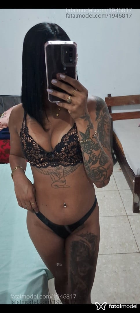 Acompanhante mulher morena (o) de olhos pretos - Marielly