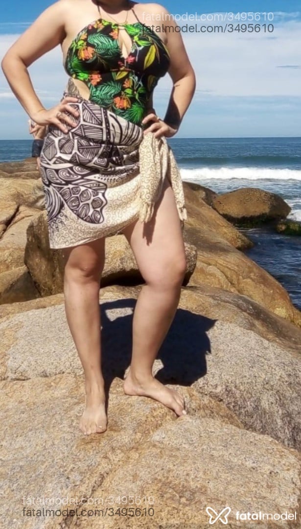 Acompanhante mulher com cabelo castanho de olhos castanhos - Paola Fagundes