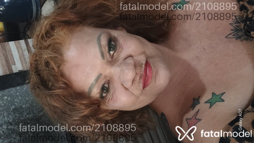 Acompanhante mulher loira (o) de olhos verdes - Adriana