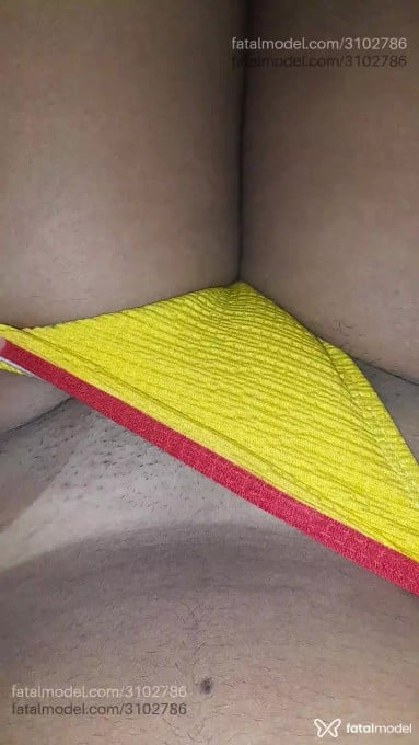 Acompanhante mulher morena (o) de olhos pretos - Yasmin Acompanhante mulher morena (o) de olhos pretos - Yasmin