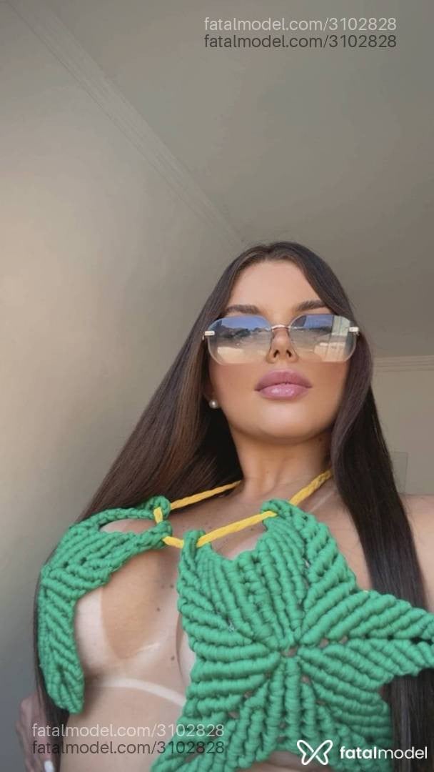 Acompanhante mulher com cabelo castanho de olhos castanhos - Mirela