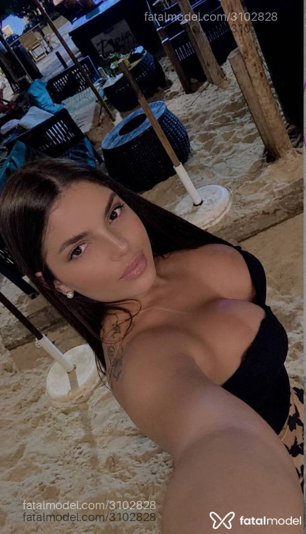Acompanhante mulher com cabelo castanho de olhos castanhos - Mirela