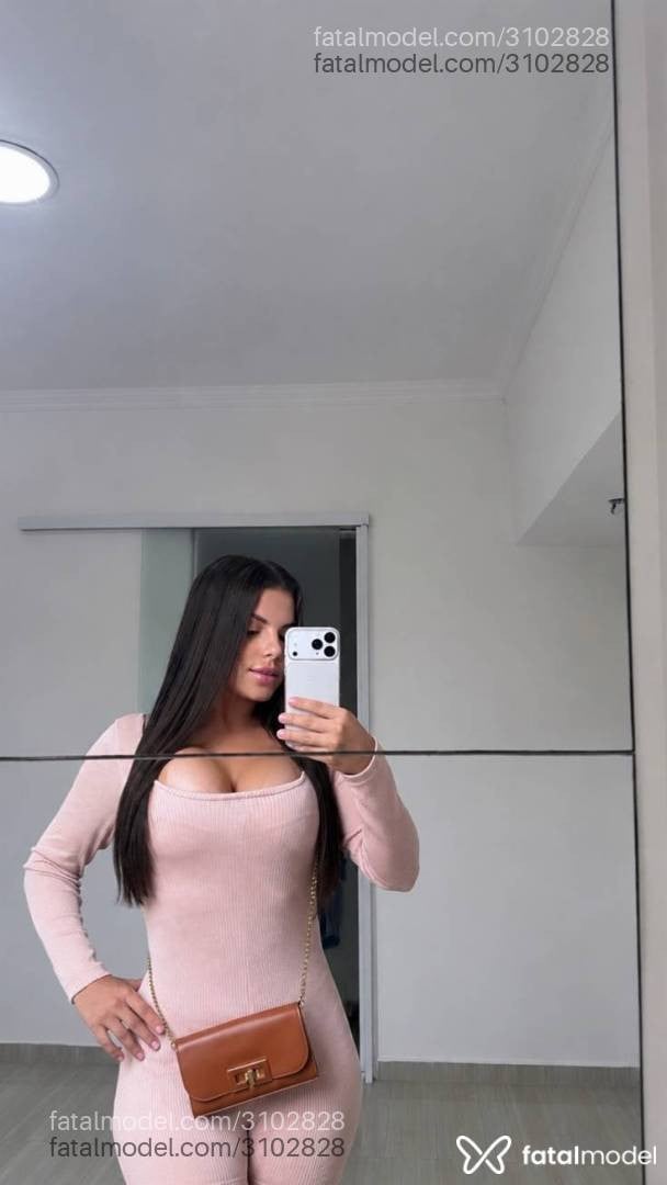 Acompanhante mulher com cabelo castanho de olhos castanhos - Mirela