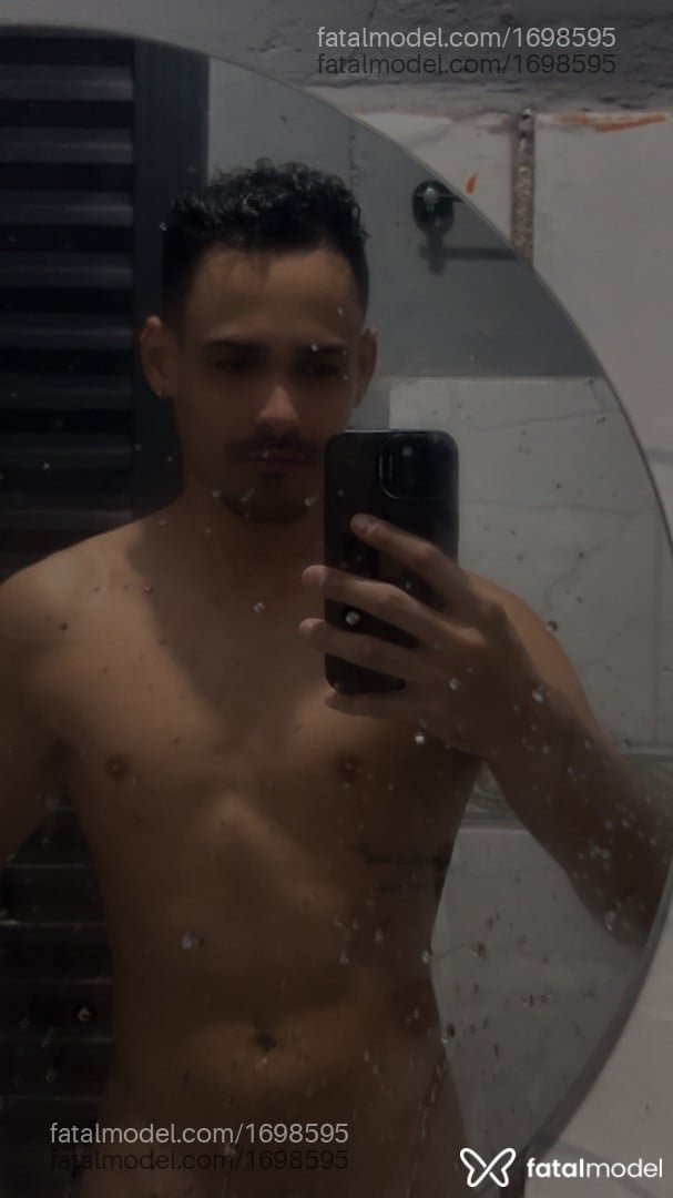 Acompanhante homem morena (o) de olhos castanhos - Guilherme