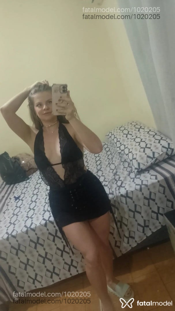 Acompanhante mulher loira (o) de olhos azuis - Melissa
