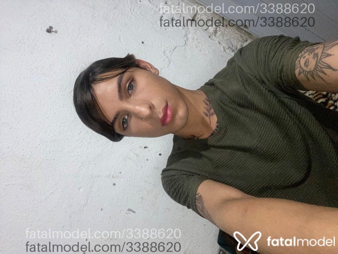 Acompanhante homem com cabelo castanho de olhos azuis - Rubzinhaaa