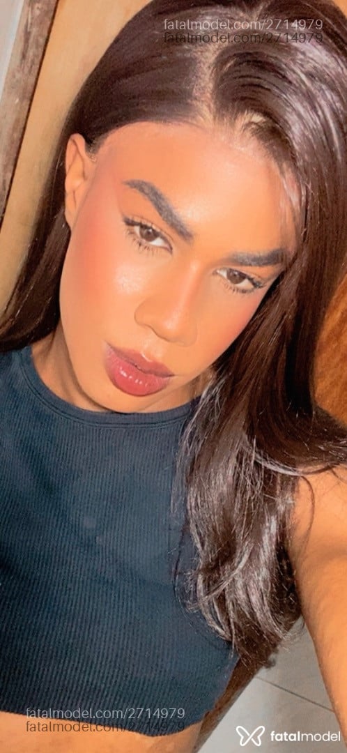 Acompanhante mulher trans morena (o) de olhos castanhos - Gisele